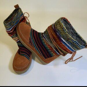 TOM'S Embroidered 8 Rainbow Boots NWOT